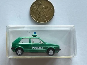 WIKING 1:87 PKW VW Golf 1 POLIZEI grün 13104 H0 Polizeiauto Volkswagen - Bild 1 von 6