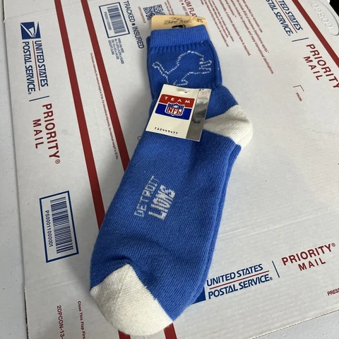 NWT Vintage NFL Detroit Lions Socks Size 10-13 Blue Sports Football USA Cover