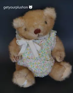 GORHAM 1984 BÄR DES MONATS MARMELADE MAYBEAR BRAUNBÄR MIT OUTFIT - Bild 1 von 2