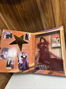 Muñeca Barbie como Scarlett O’Hara en vestido de fiesta rojo Mattel. Entrada escarlata - Imagen 1 de 9