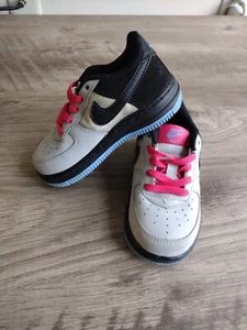 Nike Force 1 Kinder Sneaker Grau Rosa Schwarz. F - Bild 1 von 7