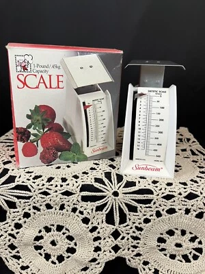Sunbeam One Pound Diet Scale  Ounces and Grams Made in USA Model 6160-15 - Image 1 of 4