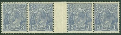 EDW1949SELL : AUSTRALIA : 1932. Stanley Gibbons #128 Gutter Strip of 4. VF MOG H - Image 1 of 2