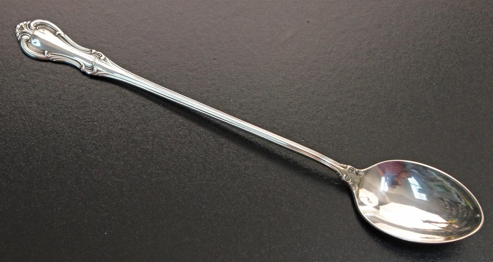 Cuchara de té helada International Sterling Juana of Arc Foto 1 de 1