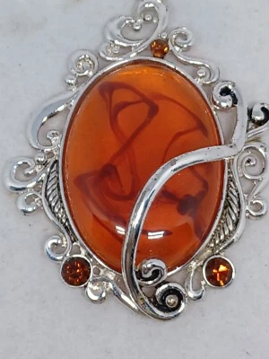 Colgante Vintage 1.5" Imitación Ámbar Remolinos Rojos (7-4) Foto 1 de 4