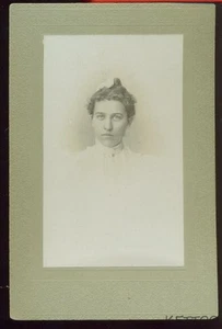 Fotografía fotográfica vintage de perfil de Blanch Hawkins de PRETTY YOUNG LADY - Imagen 1 de 1