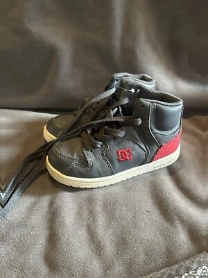 DC RS искра ребенка ясельного возраста молодежи США размер 10 высоты верхний ADTS700008 серый красный кроссовки обувь - Изображение 1 из 4
