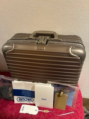 Mala de transporte Rimowa Topas Titanium Business Trolley 28L 2 rodas - Imagem 1 de 4