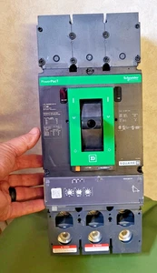 *NEW* Square D PowerPacT LG 400, CAT# LGL36400CU31X, 400amp Circuit Breaker - Picture 1 of 9