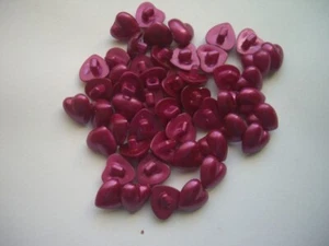 SMALL DARK PINK, SHINY HEART SHAPED BUTTONS x 50 FREE P&P - Picture 1 of 3