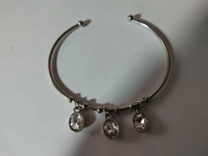 Brand New Metal Slip-on Bracelet Paparazzi Has Dangles - Picture 1 of 3