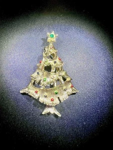 Vintage Signed Gerrys & Co Gold Toned & Christmas Colored Rhinestone  Brooch Pin - Picture 1 of 3