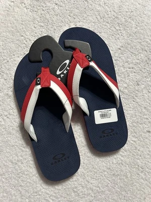 OAKLEY BURKE Men's Flip-Flop Sandals - Red/White/Blue - Size 9- NWT - Image 1 of 4