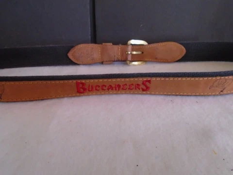 NFL Tampa Bay Buccaneers Vineyard Vines Belt size 38 Cover