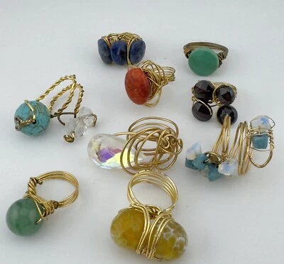 LOTE de 9 anillos envolventes de alambre artesanales en tono dorado granate cuarzo ágata piedras preciosas ajus talla Foto 1 de 4