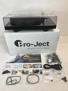 Pro-Ject Debut Carbon Evolution High Gloss Black Turntable -DAMAGED -FREE S/H - Picture 1 of 11