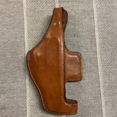 Vintage Bianchi Quick Draw Leather Pistol Holster Model #81 Beretta 92F RH USED - Image 1 of 4