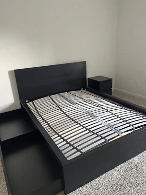 Cama Queen con 2 cajones de almacenamiento + somier incluido *Pickup Charlotte, Carolina del Norte* Foto 1 de 4