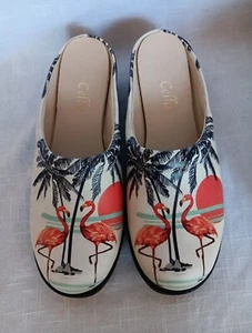 New In BOX "CELLA" FLAMINGO Painted Clogs. Size 39 - Imagen 1 de 4
