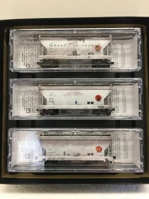 N Scale Micro Trains MTL 092 44 170 Great Northern Factory Weathered 3-Pack - Image 1 of 3