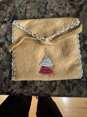 2004 Lewis & Clark Coin & Pouch, CROW reservation.  Pouch With Intricate Beading - Image 1 of 4