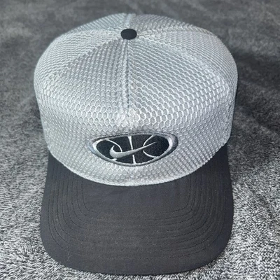 DE COLECCIÓN Gorra Nike Snapback Gris Negro Swoosh Baloncesto Malla Ajustable Años 90 Foto 1 de 4
