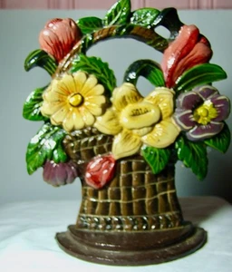 Antiker HUBLEY 8" seltener Gusseisen Türstopper geflochtener Korb gefüllt bunte Blumen - Bild 1 von 2