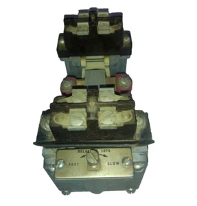 Cutler Hammer Pneumatic Timing Relay NO. 10337H278A - Picture 1 of 9