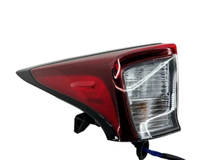 TOYOTA PRIUS 2016-2022 LUZ TRASERA IZQUIERDA EXTERIOR LUZ TRASERA OEM 8156147472 - Imagen 1 de 9