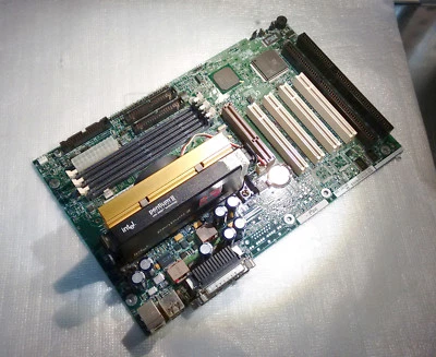 intel AL440LX [AA 681797] + Pentium II +512MB [Slot 1] Vintage Motherboard - Bild 1 von 4
