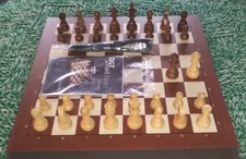 DGT Smart Board with Timeless (wood) Pieces