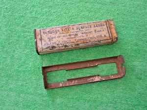 VINTAGE TIN- OCTAGON LINE & SURFACE LEVEL "TIN ONLY" MADE IN USA - Picture 1 of 4