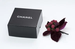 CHANEL 1980’s Burgundy Velvet Raspberries Flower Brooch - Picture 1 of 6
