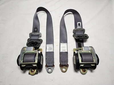 2005 - 2006 Hyundai Santa Fe Drivers & Passengers Front Seat Belts (OEM) Gray  Foto 1 de 4