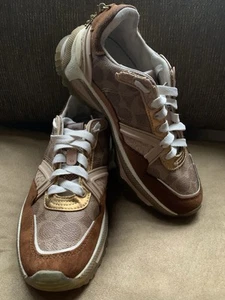 Coach Mujer Lona/Gamuza Logo Zapatillas Tostado/Marrón/Dorado, Talla 7B - Imagen 1 de 14