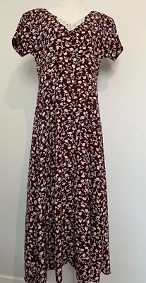 All That Jazz 复古 80 年代 Burgandy 花卉花边垃圾长裙,尺寸 S/M 7/8 — 第 1/4 张图片