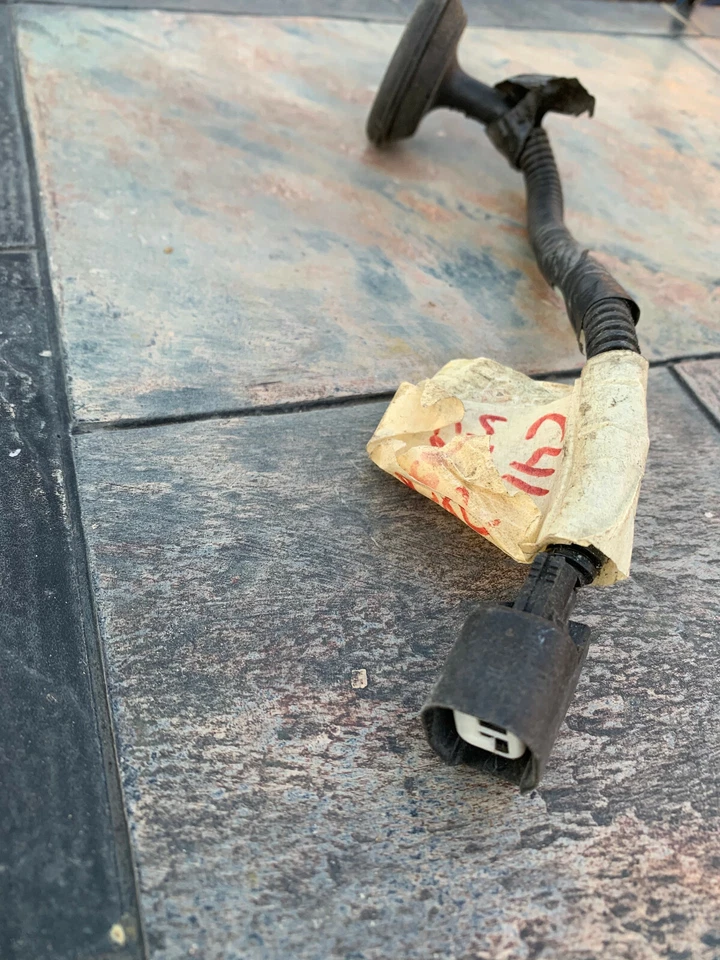 2011 Ford Mustang C4116 Vent Control Connector and body pass through grommet - Image 1 of 1