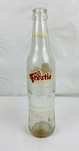 Botella de refresco vintage Frostie 10 OZ Camden NJ muñeco de nieve elfo decoración de Navidad utilería - Imagen 1 de 6