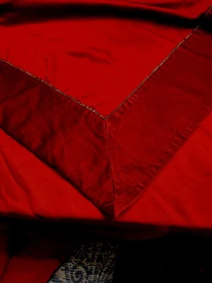 Toalha de Mesa Crate & Barrel Gala Vermelha e Borgonha 52" Quadrada Clássica Mesa de Férias - Imagem 1 de 4