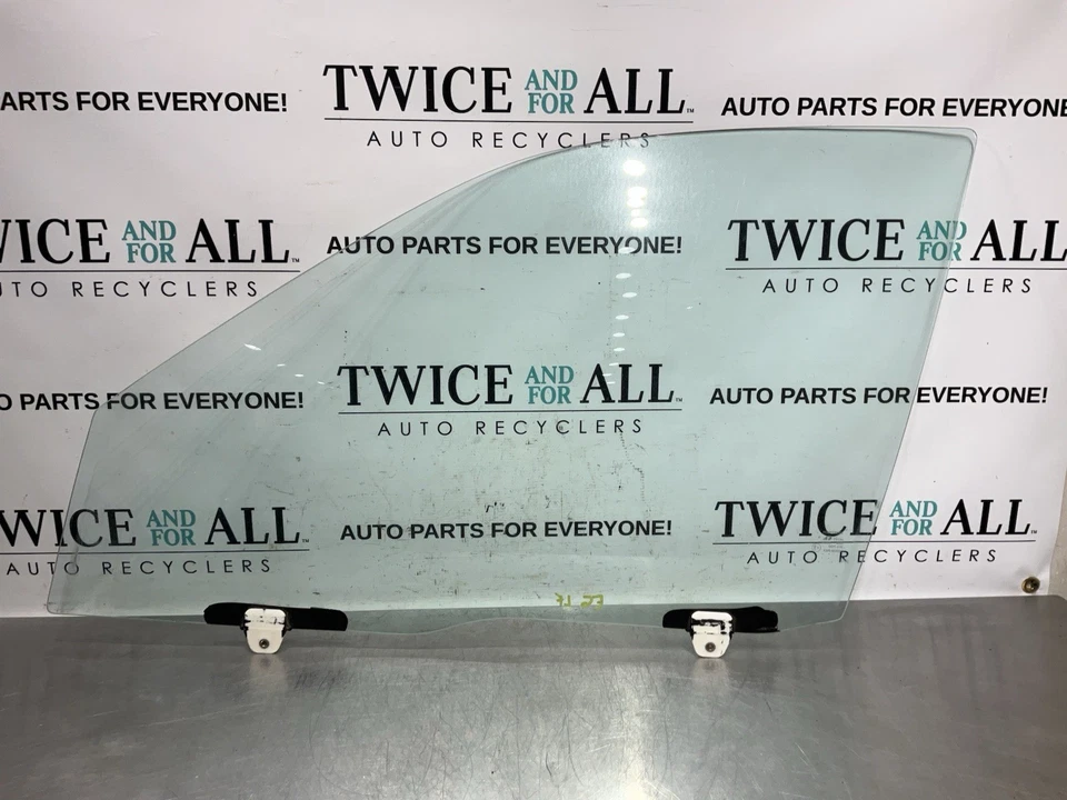 Honda Civic 1992-1995 sedán puerta delantera izquierda lado conductor ventana vidrio Foto 1 de 4