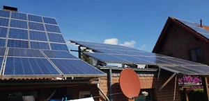 Solarzellen Solarpanele PVZellen und Wechselrichter - Bild 1 von 4