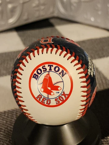 VINTAGE RAWLINGS 2004 WORLD SERIES BOSTON RED SOX QUARTZ BASEBALL CLOCK Cover