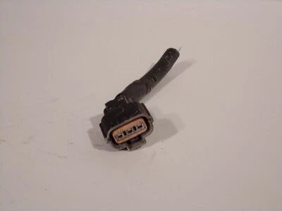 05 06 2005 HYUNDAI TIBURON HEADLIGHT TURN SIGNAL BULB SOCKET PLUG 3 WIRE K2139 - Image 1 of 2