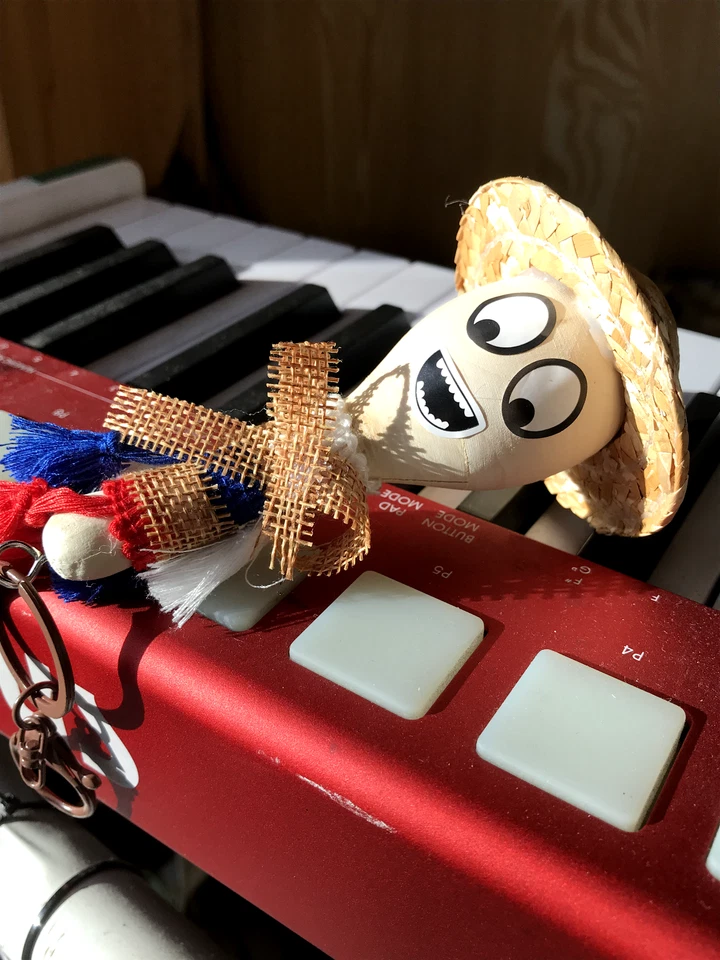 MABUHAY Shaker Maraca Musical Instrument Art Craft Gift - Image 1 of 1