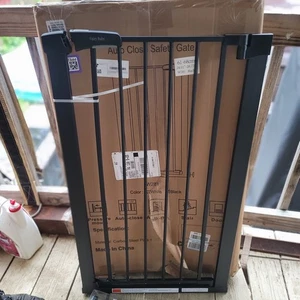 Babygitter schwarz 24,01" x 26,77" 38" hoch - Bild 1 von 3