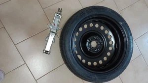 Ruotino di scorta vetture fiat piu' cric sollevamento vettura - Foto 1 di 4