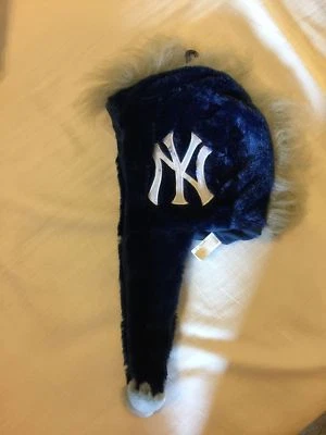New York Yankees Mohawk Hat Dangle by Forever Collectibles NEW - Image 1 of 4