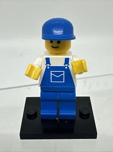 LEGO 1980s Classic Town Minifigure Train Engineer, Mechanic Blue Overalls trn026 - Picture 1 of 5