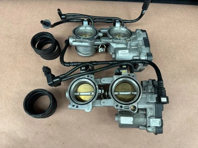 Aprilia Tuono V4 1100 2017 cuerpos de acelerador con botas Foto 1 de 4