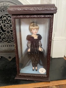 Camellia Garden Collection Porcelain Doll Ornate Display Case Swarovski Jewlery - Picture 1 of 7